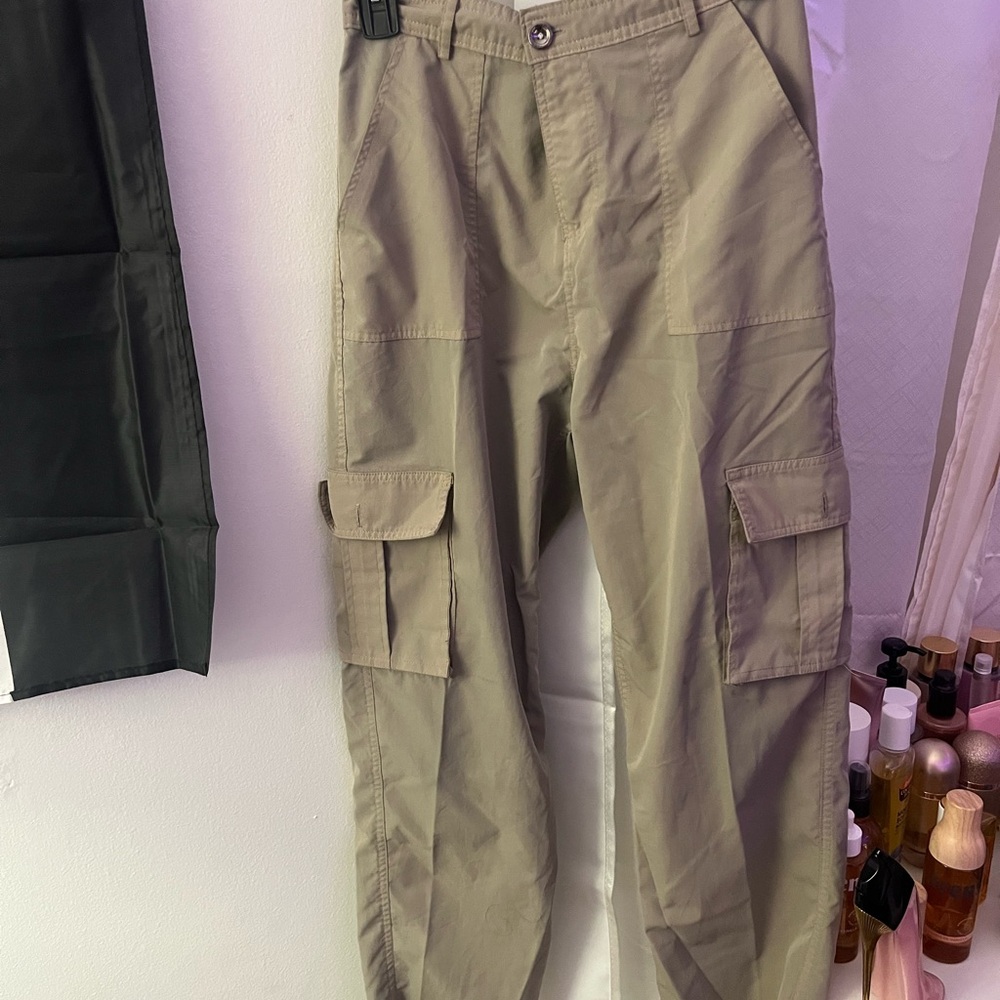 Women’s Tan Cargo Pants